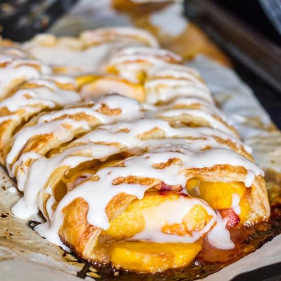 (Easy) Fresh Peach Strudel