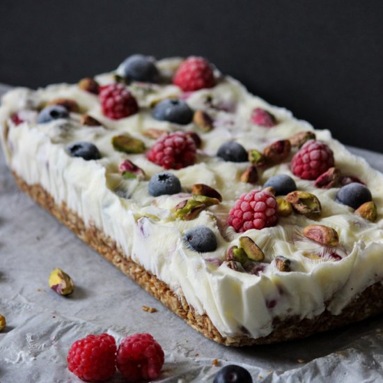 Frozen Yoghurt Cake