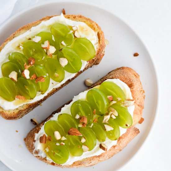 Sweet Cottage Cheese Toast