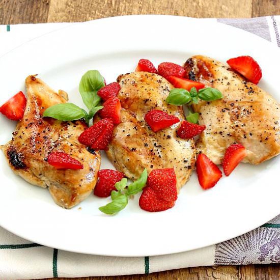 Balsamic Chicken with Strawberries