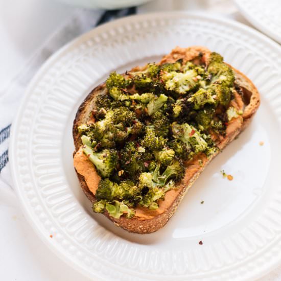 Hummus & Broccoli Crostini