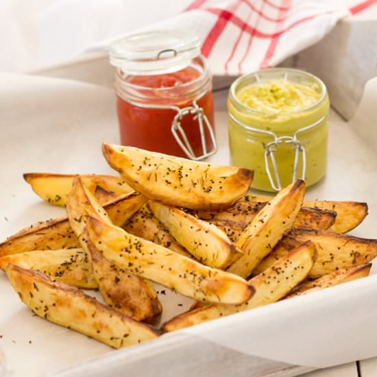 Crispy potato wedges and wasabi dip