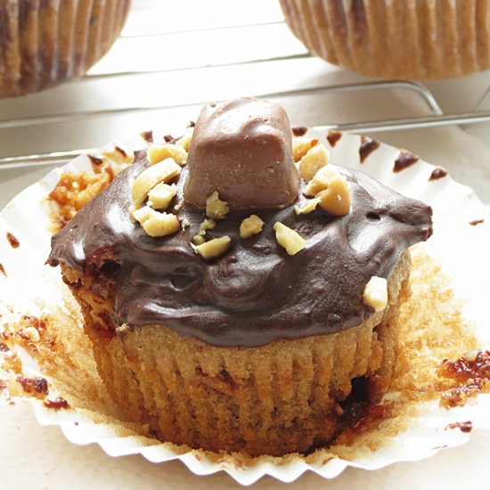 Snickers Cupcakes