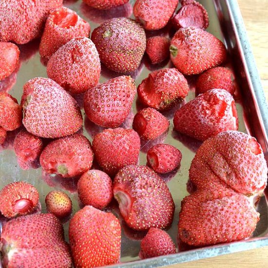 How to Freeze Strawberries at Home