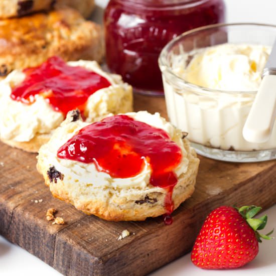 Buttermilk Raisin Scones