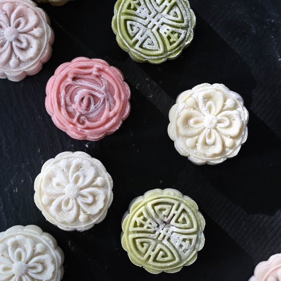 Snowy Moon Cake