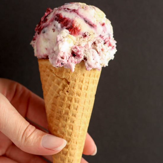 No-Churn Blackberry Pie Ice Cream