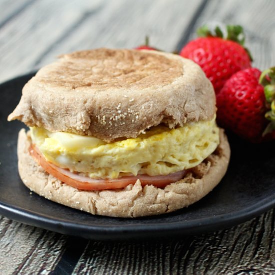 5-Minute Homemade Egg McMuffin