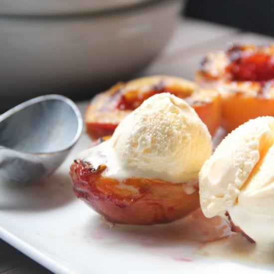 Grilled Peaches with Ice Cream