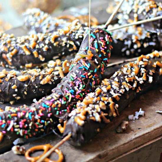 Loaded Frozen Chocolate Banana Pops