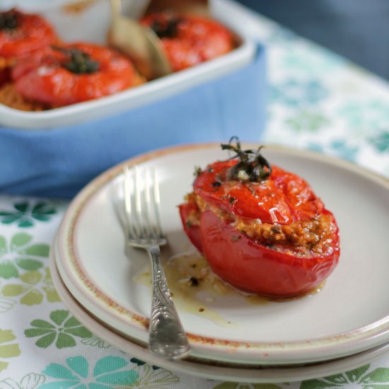 Tomatoes stuffed with oatmeal