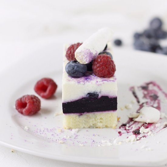 Blueberry mascarpone mousse cake