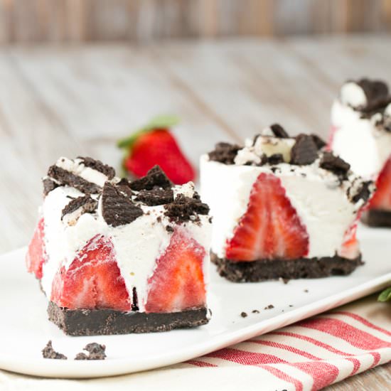 Frozen Strawberry Cheesecake Bars