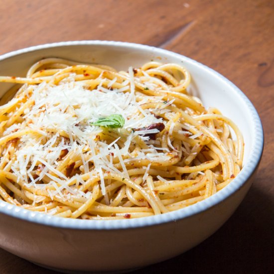 Sun-Dried Tomato Pesto (with Pasta)