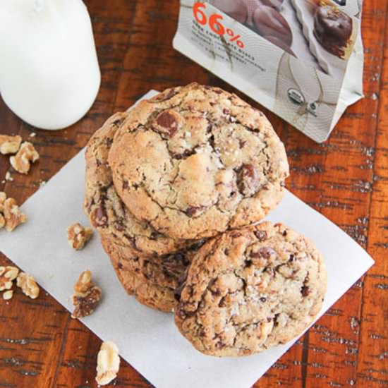 Chunky Chocolate Walnut Cookies