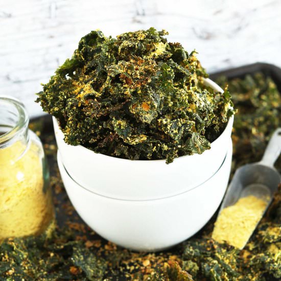 30-Minute Cheesy Kale Chips