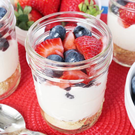 No-Bake Mason Jar Cheesecakes