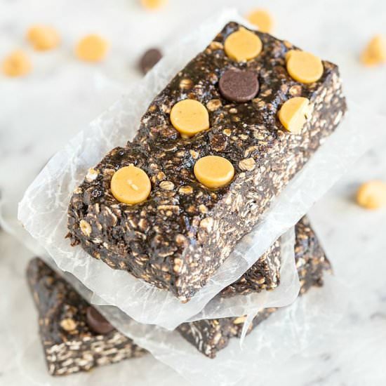 Extra Chewy Chocolate Granola Bars