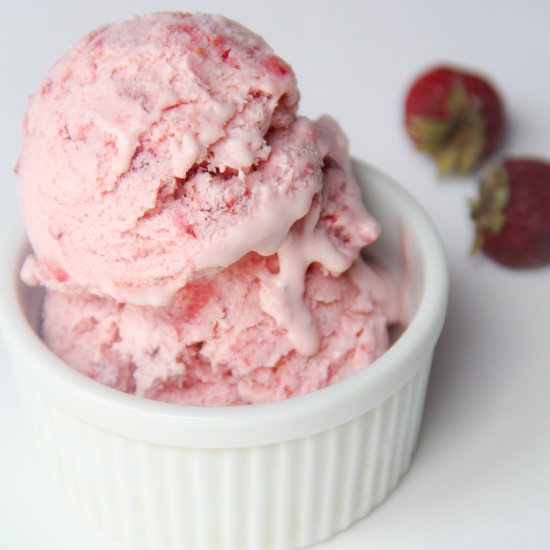 Homemade Strawberry Ice Cream