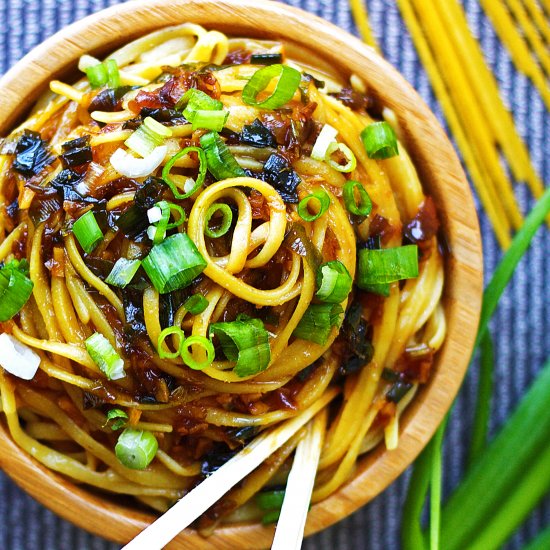 Sticky Garlic Noodles