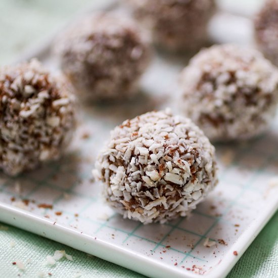 Chocolate Almond Date Balls