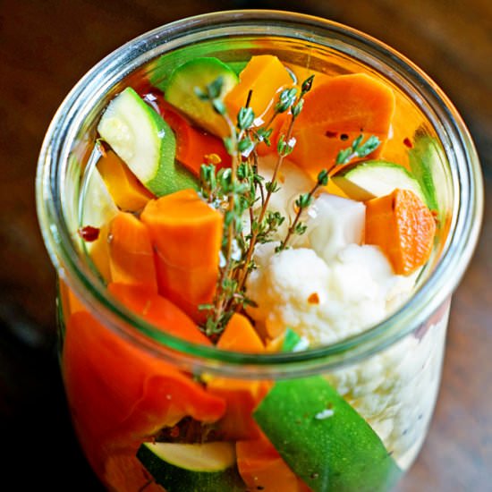 Easy Homemade Pickled Vegetables