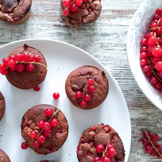 Red Currants and Banana Muffins