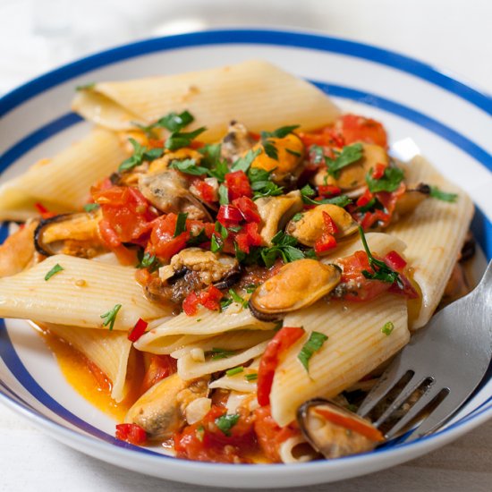 Chilli Mussels with Pennoni Pasta