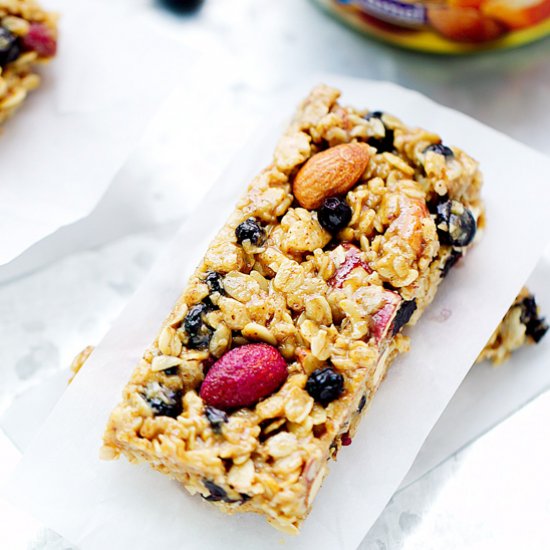 Chewy Blueberry Almond Granola Bars