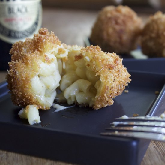 Fried Mac and Cheese Balls