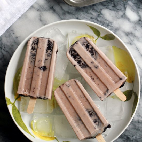 Mocha Cookies and Cream Pops