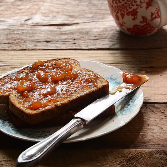 Vanilla-Scented Peach Jam