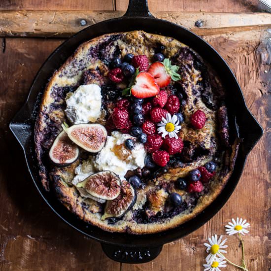 Blueberry Dutch Baby Oven Pancake.