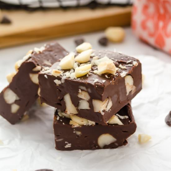 Salted Dark Choc Macadamia Fudge