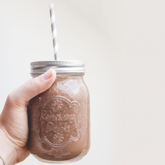 Maca Smoothie with Dates & Coffee