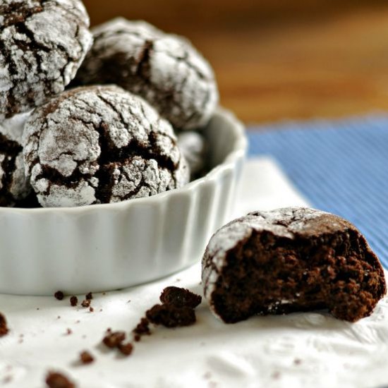 Old Fashion Chocolate Crinkle Cookies