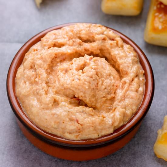 Sun-Dried Tomato Cheddar Dip