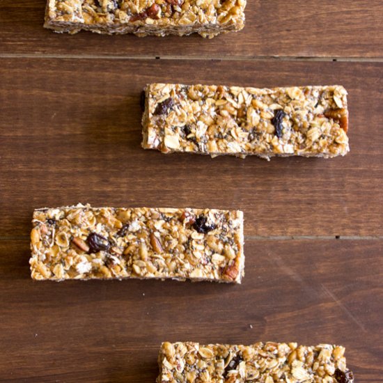 Chewy Oatmeal Raisin Granola Bars