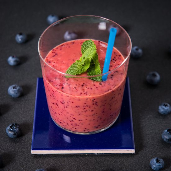 Nectarine and Blueberry Smoothie