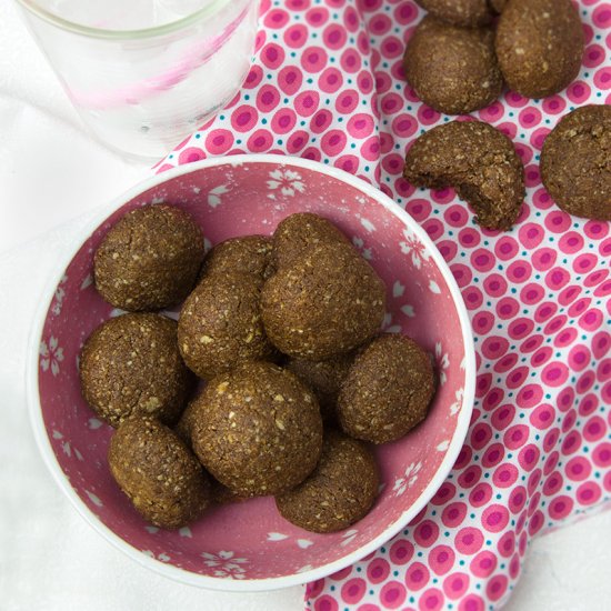 Soft Molasses Almond Meal Cookies