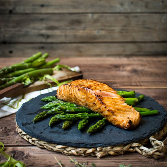 Pan seared salmon with asparagus