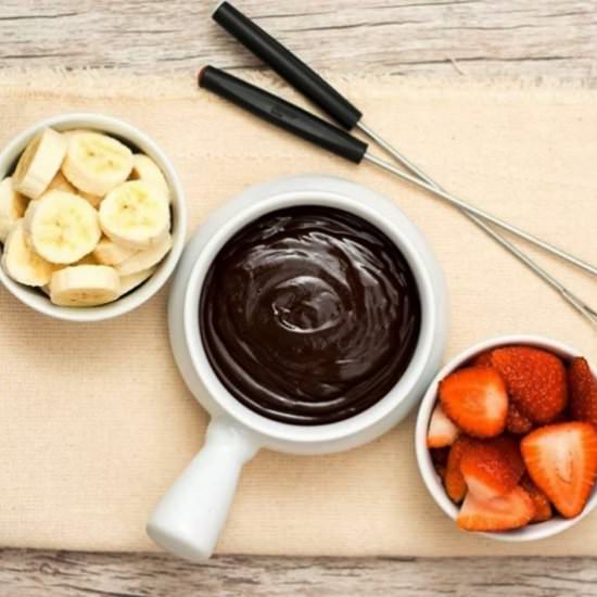 Quick and Easy Chocolate Fondue