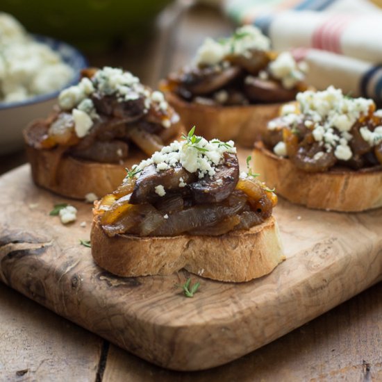 Caramelized Onion Crostini