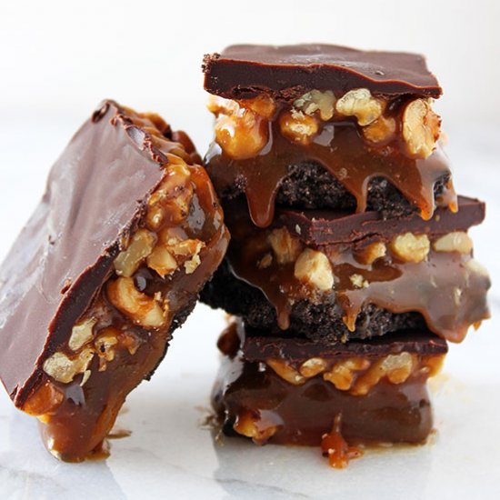 Oreo Caramel Walnut Bars