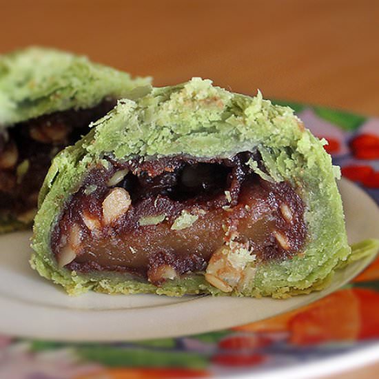 Matcha Spiral Mooncakes