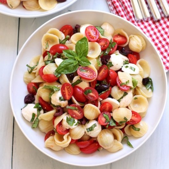 Caprese Pasta Salad with Olives