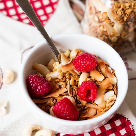 White choc coconut cashew granola