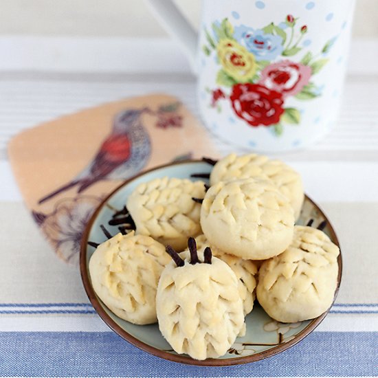 Melt-in-mouth Pineapple Cookies