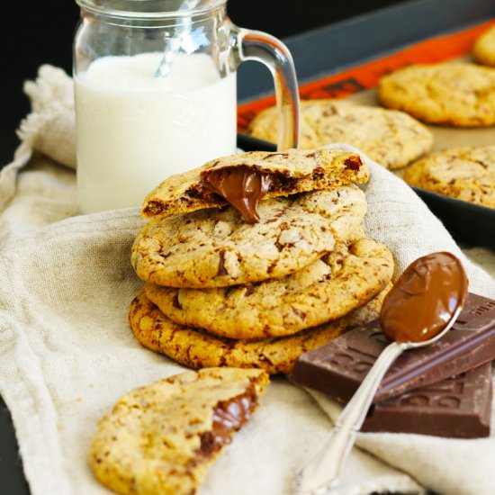 Nutella Stuffed Chocolate Cookies