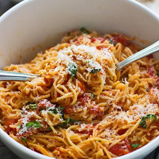 One Pot Summer Tomato Pasta